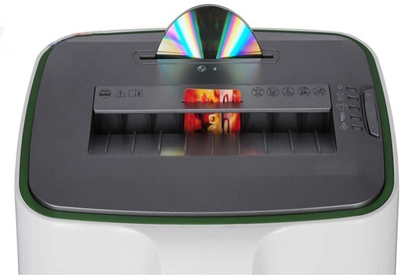 DM-120C tiêu hủy giấy văn phòng đính ghim bấm và ghim kẹp, thẻ nhựa, thẻ ngân hàng (thẻ ATM, thẻ tín dụng), đĩa CD/DVC, thẻ bài (tag, voucher)...