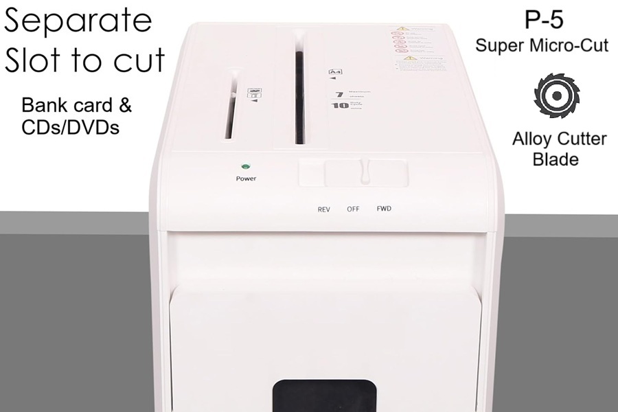 PS-1005C được thiết kế với 2 khe hủy tài liệu lớn (giấy A4) và nhỏ (thẻ nhựa, đĩa CD/DVD). Bộ dao cắt có chất liệu bằng hợp kim thép siêu bền, đạt tiêu chuẩn bảo mật P-5 (siêu vụn/super micro-cut).